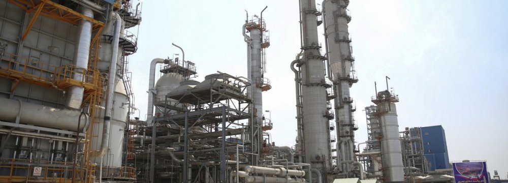 Crude Prices Rise on Signs Iran Exports Fall 
