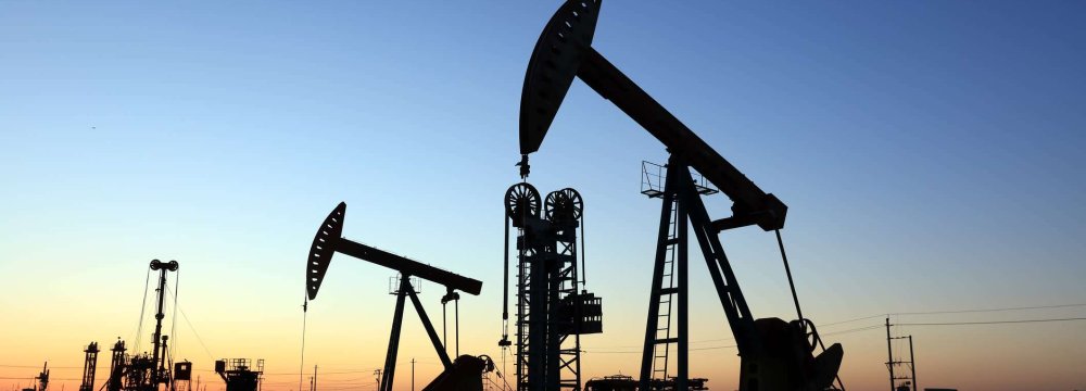 Oil Prices Extend Gains