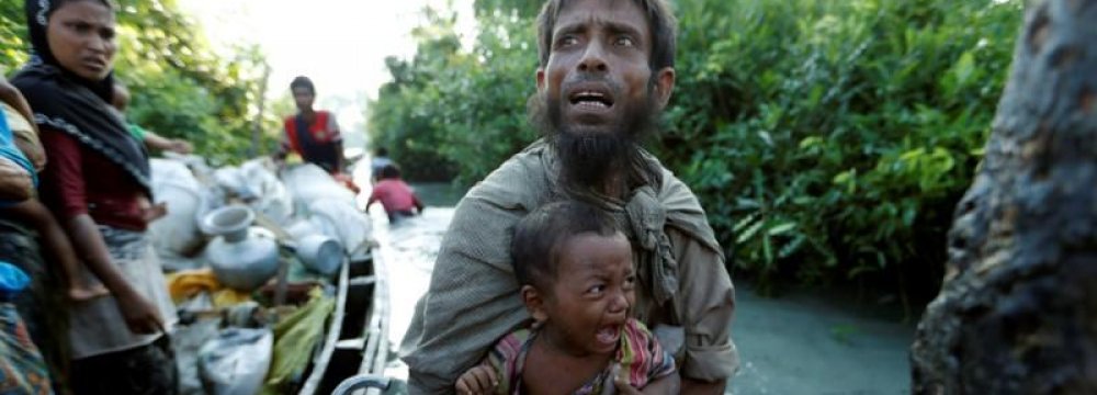 Thousands of Rohingya Fleeing Violence, Hunger Arrive in Bangladesh