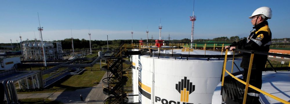 Russian Companies Insist on Euro Payment in Oil Export Contracts   