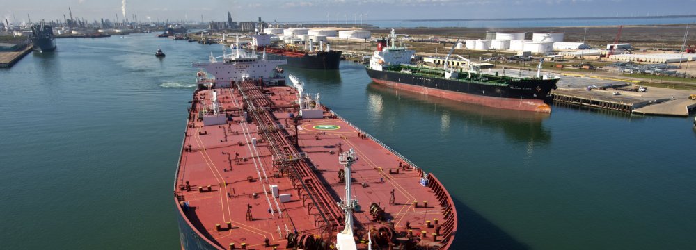 US Penalties ‘Have Not Deterred Much’ of Sino-Iran Oil Trade 