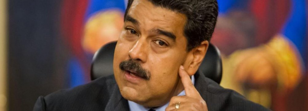 Venezuela Calls Early Election, Maduro Ready to Run Again