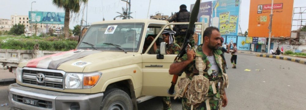 Yemen Separatists Surround Aden Presidential Palace