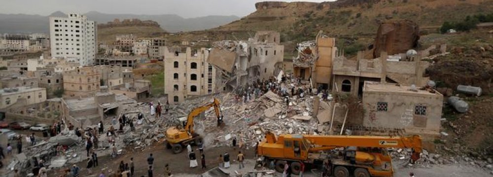 Saudi-Led Airstrikes Kill 14 Civilians in Sanaa 