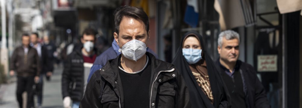 Poll: 63% of Tehran Residents Don’t Have Access to Masks, Sanitizers