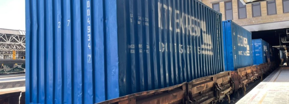 First Container Train Using Iran Transit Corridor Arrives 