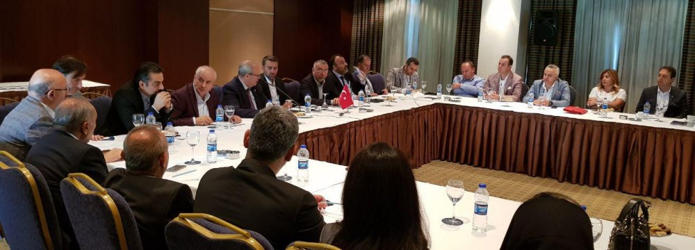 Maku FTZ Officials Hold B2B Meetings in Ankara