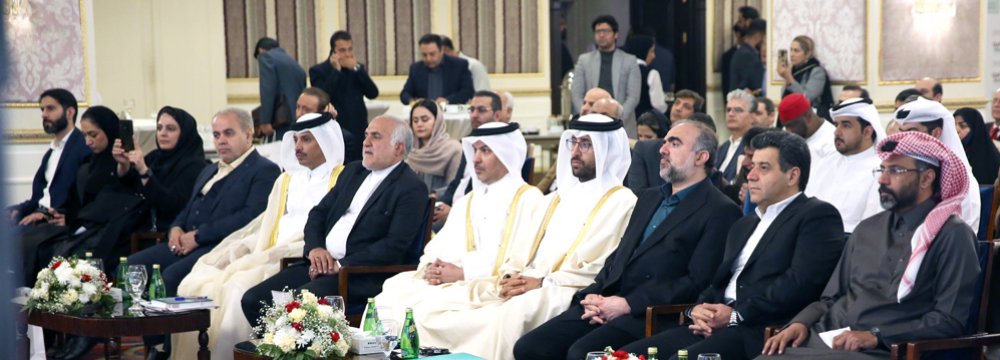 Tehran Hosts Iran-Qatar Trade, Investment Confab