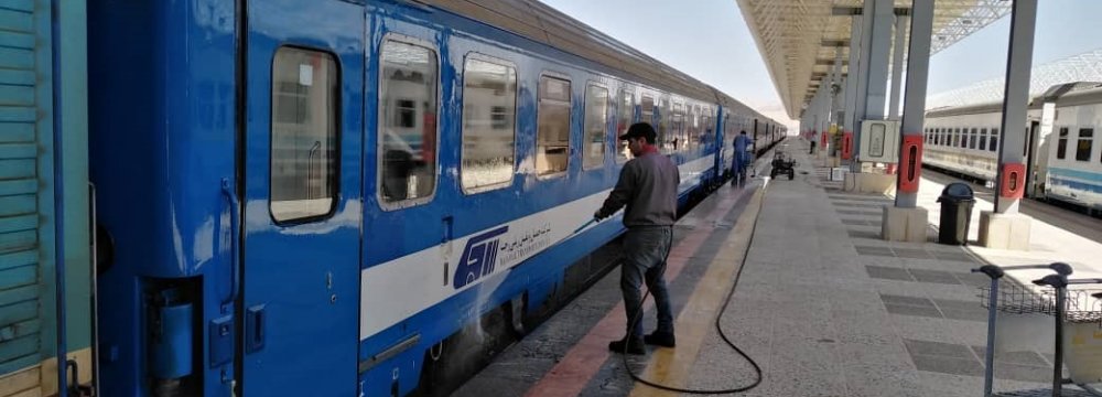 Iran Gov't Starts Offering $53m in Cheap Loans to Rail Passenger Companies