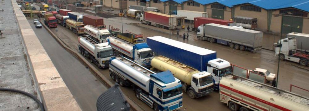 Risks of Coronavirus Escalating for Truckers Stranded Near Borders 