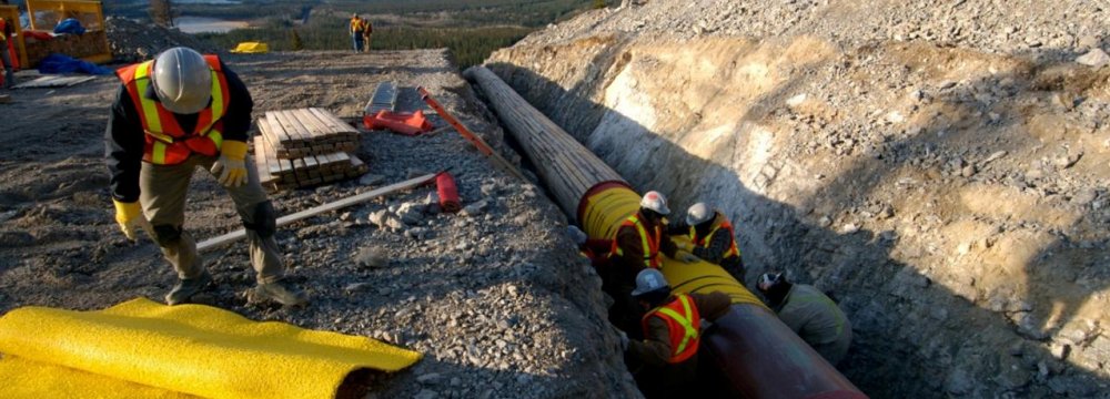 Canada Suspends Pipeline Expansion Operations