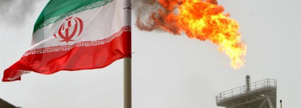 Reuters: Iran Reduces Floating Oil Inventory by Half 