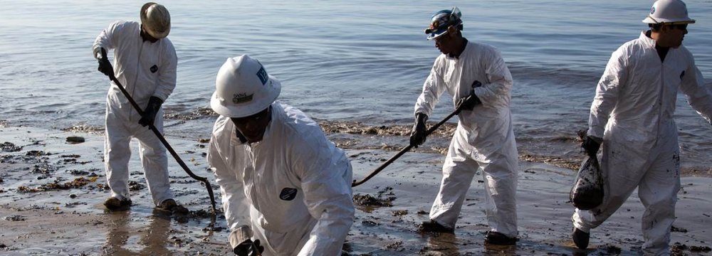 Kuwait Oil Spill Cleanup This Week