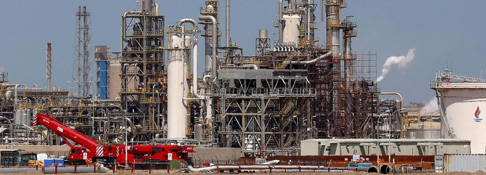 Kuwait Seeks Crude Supply Cuts Into 2018