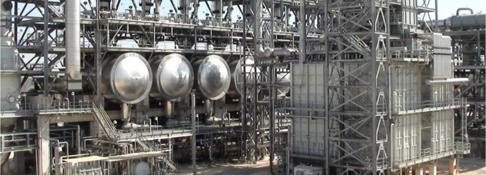 2 Iranian Petrochem Companies Delay Methanol Production