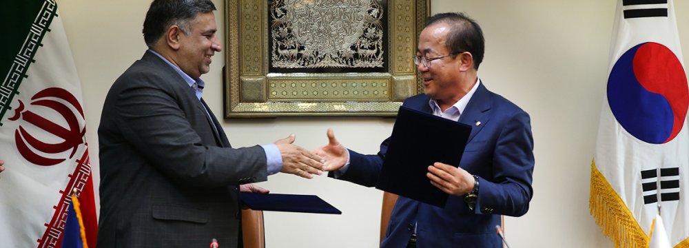 Tavanir, KEPCO Sign MOUs 