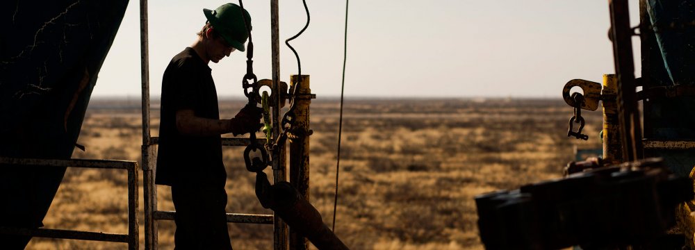 Novak: Oil Output Could Rise to October 2016 Level