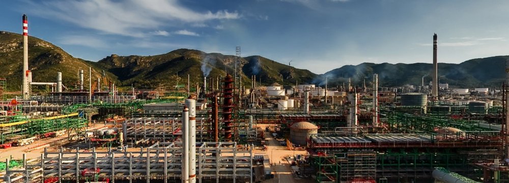 Iran to Launch 5 Petrochem Plants by March