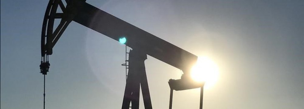 Crude Prices Mixed on Concerns Over Additional US Tariffs