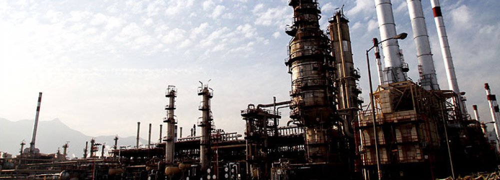 Refinery to Raise Gasoline Output, Cut Mazut