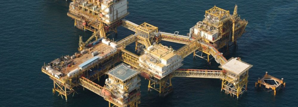 Gov’t Encouraged to Sign Contracts With Oil Majors 