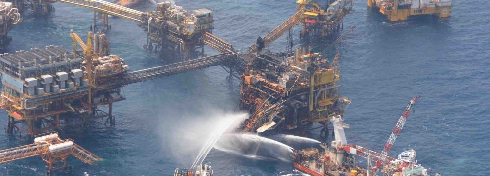 Shell Sued Over  Platform Fire
