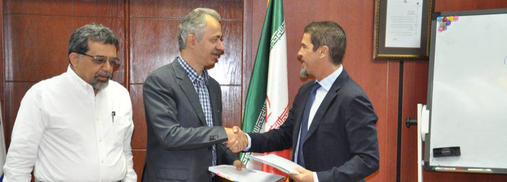 The deal was signed by the representatives of ISC and BPC in Tehran on Oct. 11. 