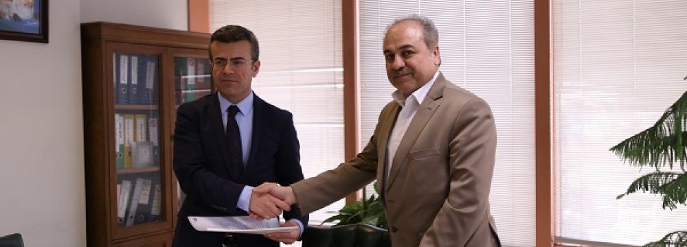 Iran, Turkey Central Banks Sign Cooperation Agreement