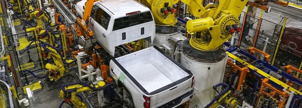 GM to Invest Over $1 Billion to Produce Heavy-Duty Pickups