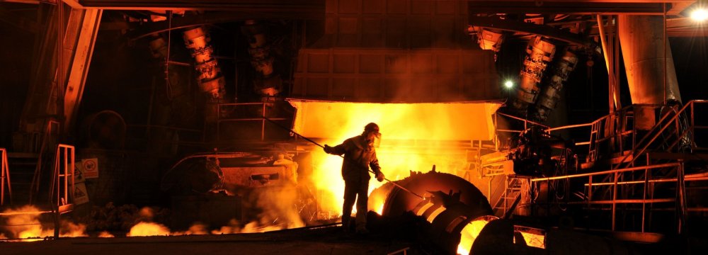 Global steelmakers produced 550.84 million tons of crude steel during the four months, up 5.2% year-on-year.