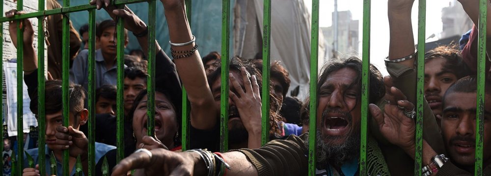 Pakistan Mourns Victims of IS Terror