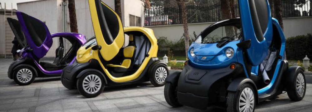 The development of electric cars got a boost after the Presidential Office for Science and Technology announced backing for the production of environmentally-friendly vehicles.  (Photo: Mohammadreza Abbasi)
