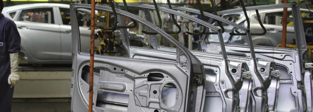 Production of 7 Cars Stops in Iran