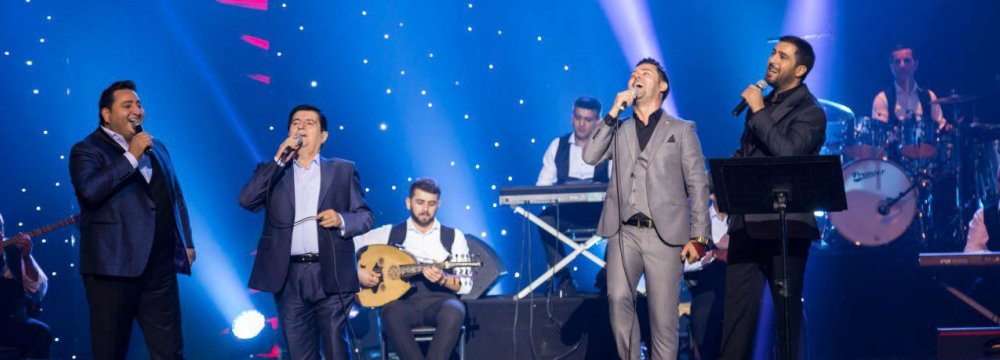 Ayhan to Perform With 3 Azeri Singers 