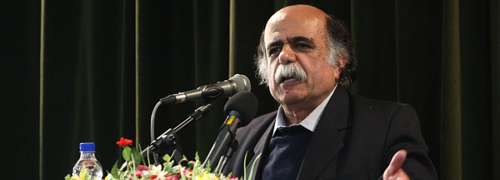 Kazzazi Will Pay Tribute to Persian Poet Sanai