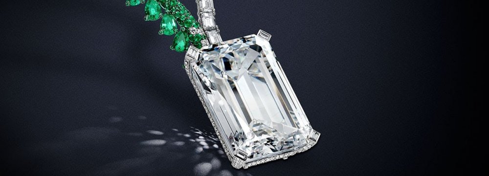 Largest Diamond Sold for Record $34m in Geneva
