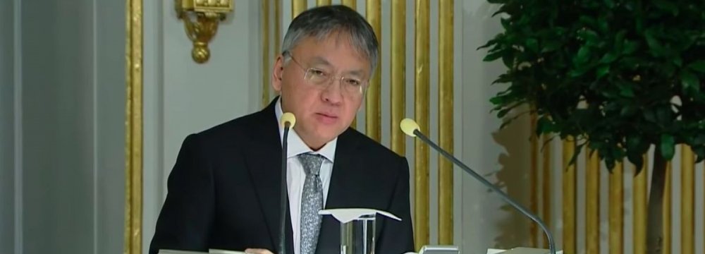 Kazuo Ishiguro giving his Nobel speech