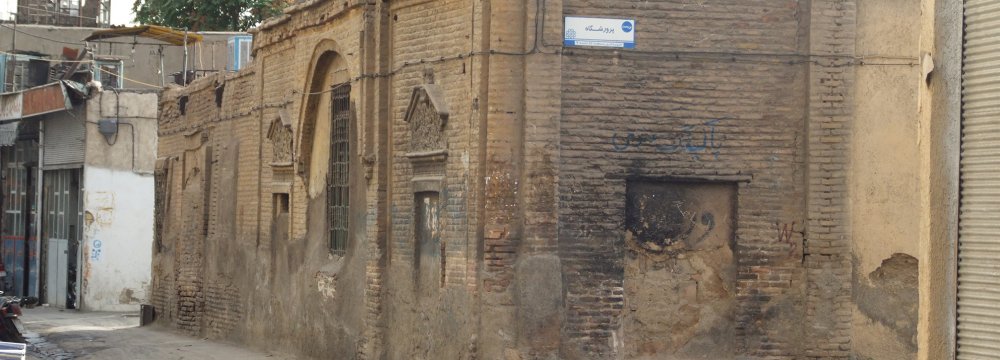 More than 3,270 hectares, that is approximately 5% of Tehran’s total area, consists of old and dilapidated buildings.