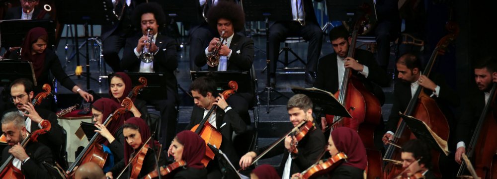 Tehran Symphony Orchestra  Will Perform  at Vahdat 