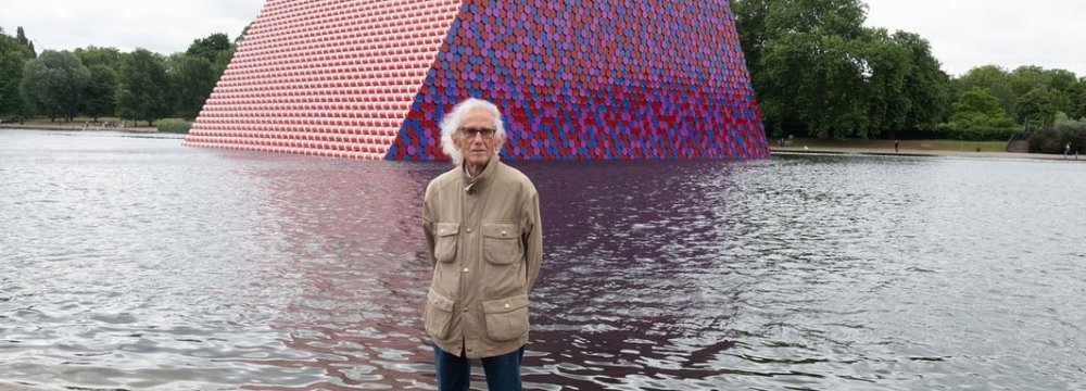 Christo Javacheff stands in front of his “The London Mastaba” in Hyde Park