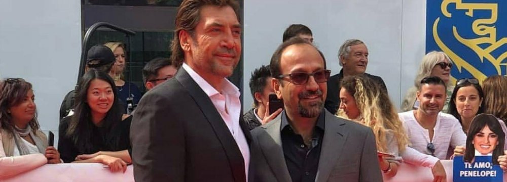 Asghar Farhadi (R) and Javier Bardem