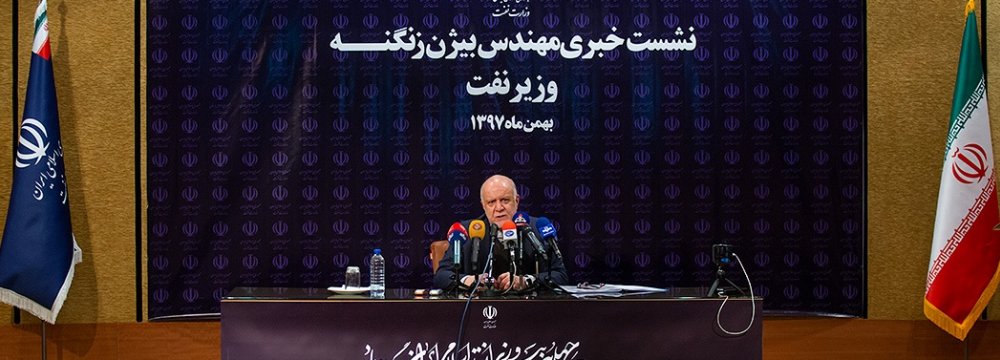 Zanganeh Criticizes Greece, Italy for Not Buying Oil