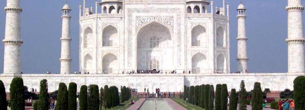 US Travel Guide&#039;s False Advisory for Taj Mahal