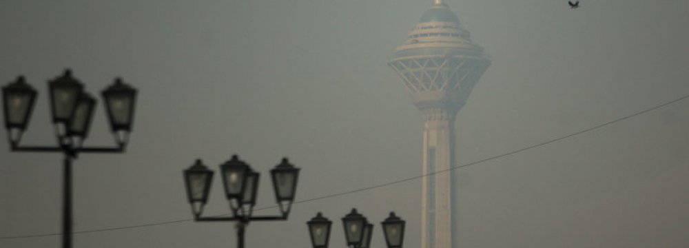 Tehran Air Pollution Lingers 