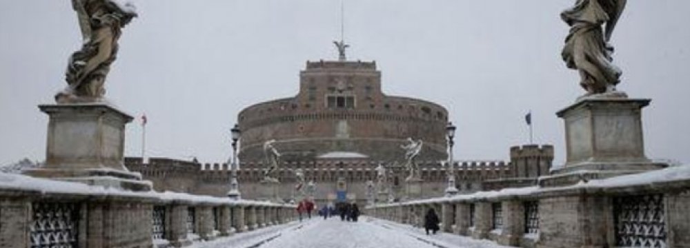 Rare Snow Storm in Rome