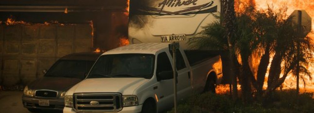 California Wildfires Threaten 12,000 Homes