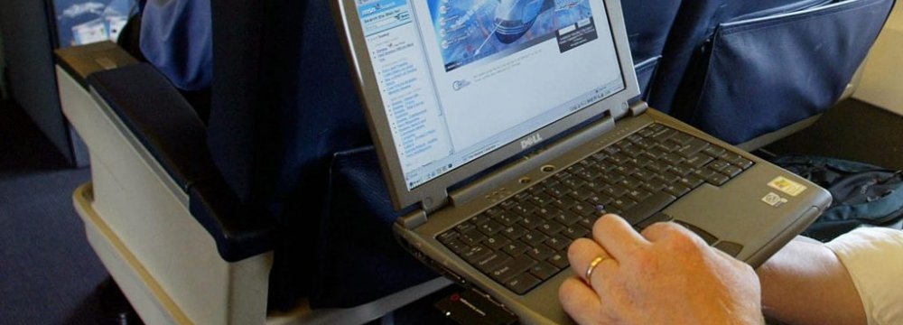 Airlines Bracing for US Laptop Ban Chaos