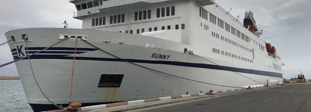 The cruise ship Sunny will soon connect Kish to Chabahar.