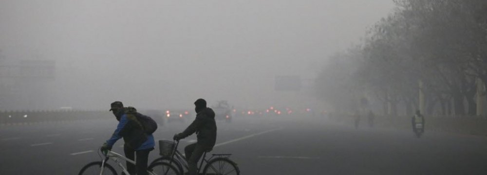 Smog Persists in China Despite Firecracker Ban 