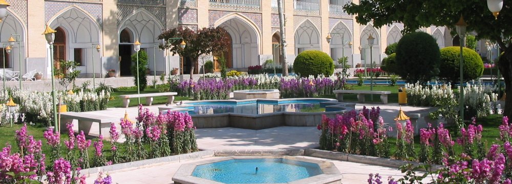 Private Sector Helps Increase Isfahan Lodging Capacity 